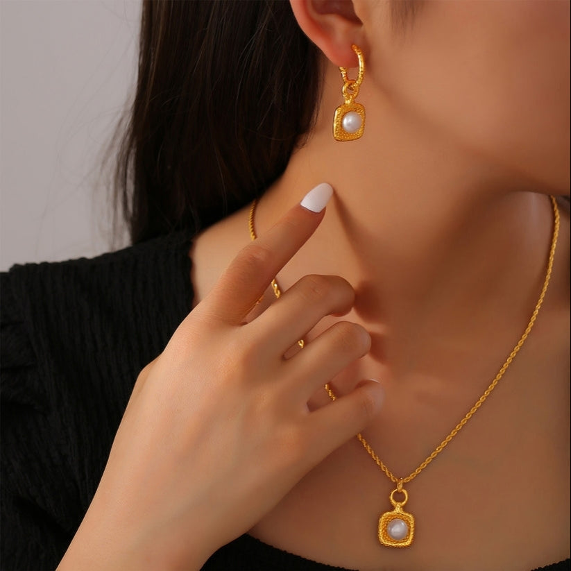 Hammer Finish Inlay Pearl Necklace Earrings Set