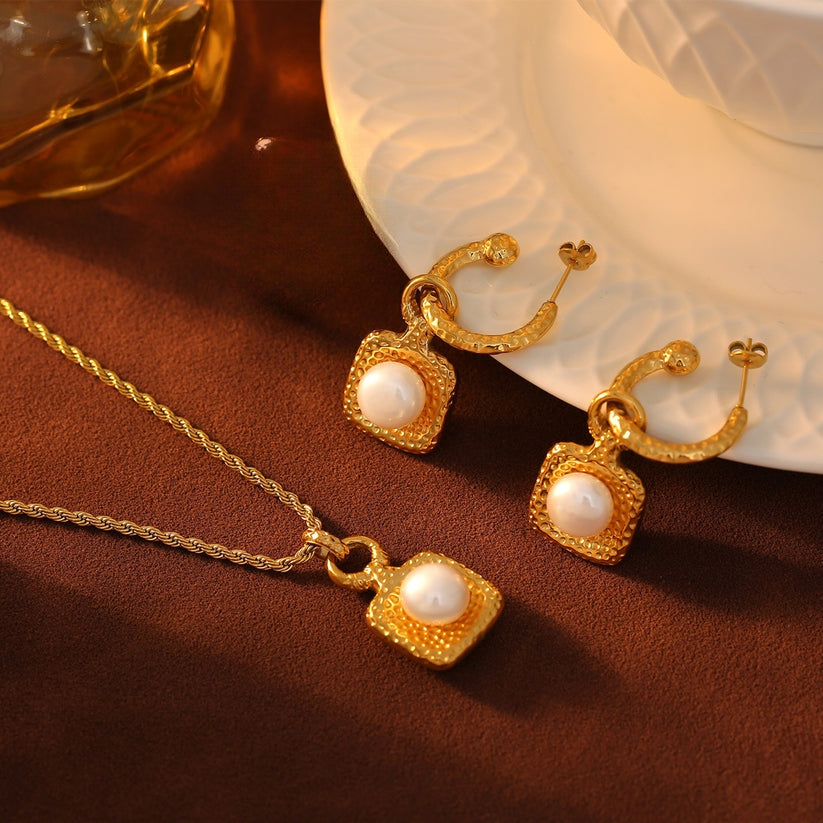 Hammer Finish Inlay Pearl Necklace Earrings Set