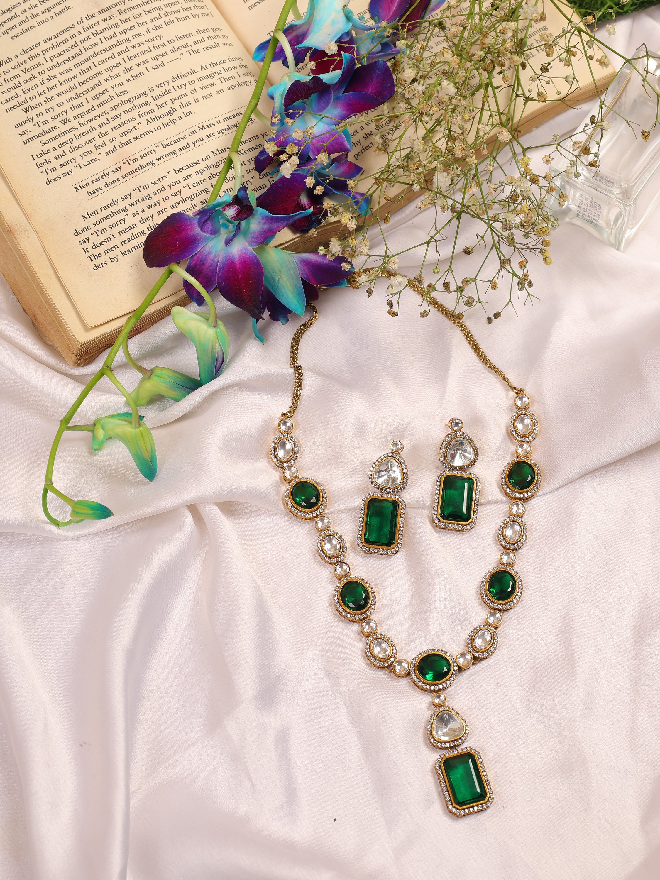 Royal Emerald  Moissanite Polki Necklace Set