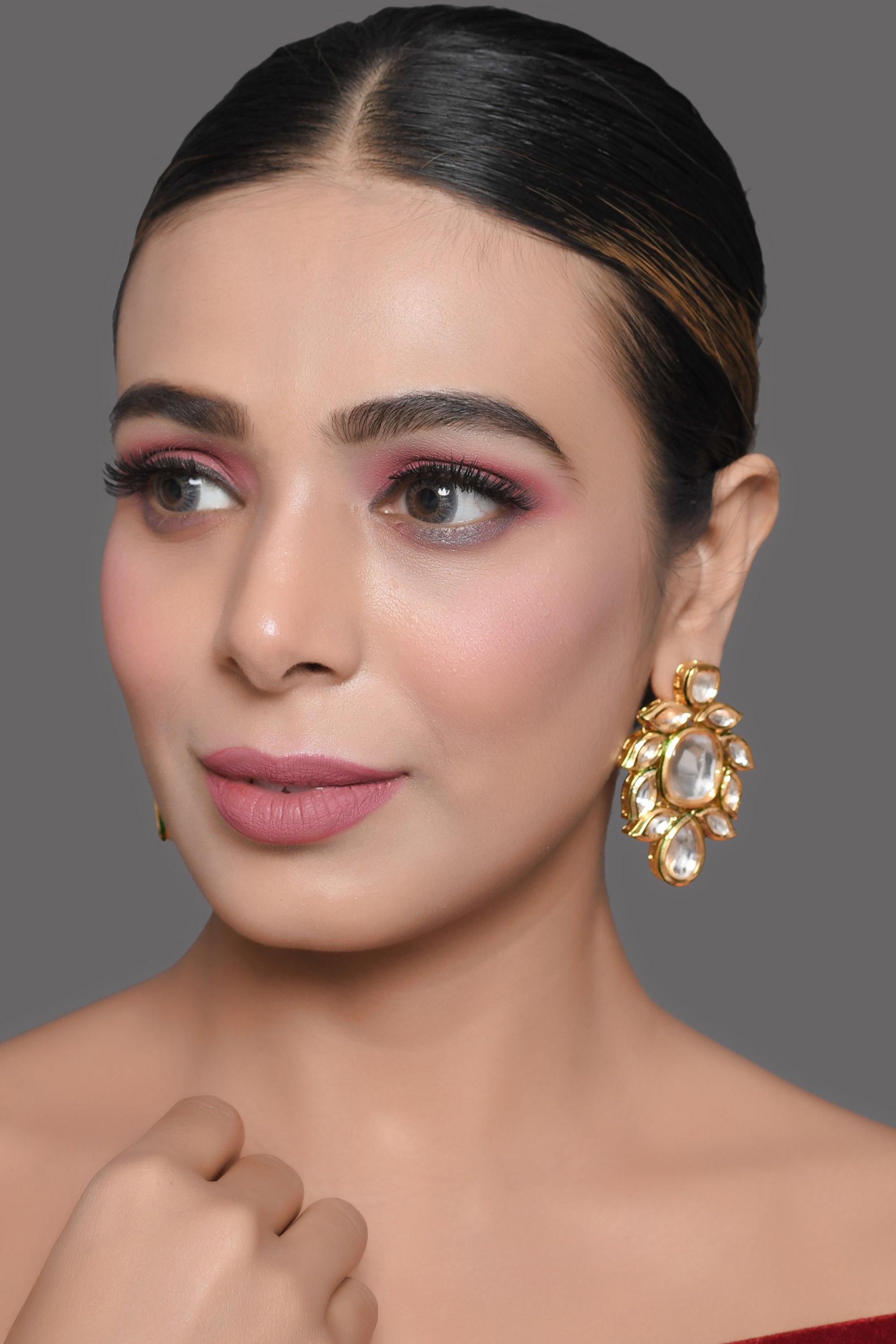 Handcrafted Kundan embellished Kundan earrings