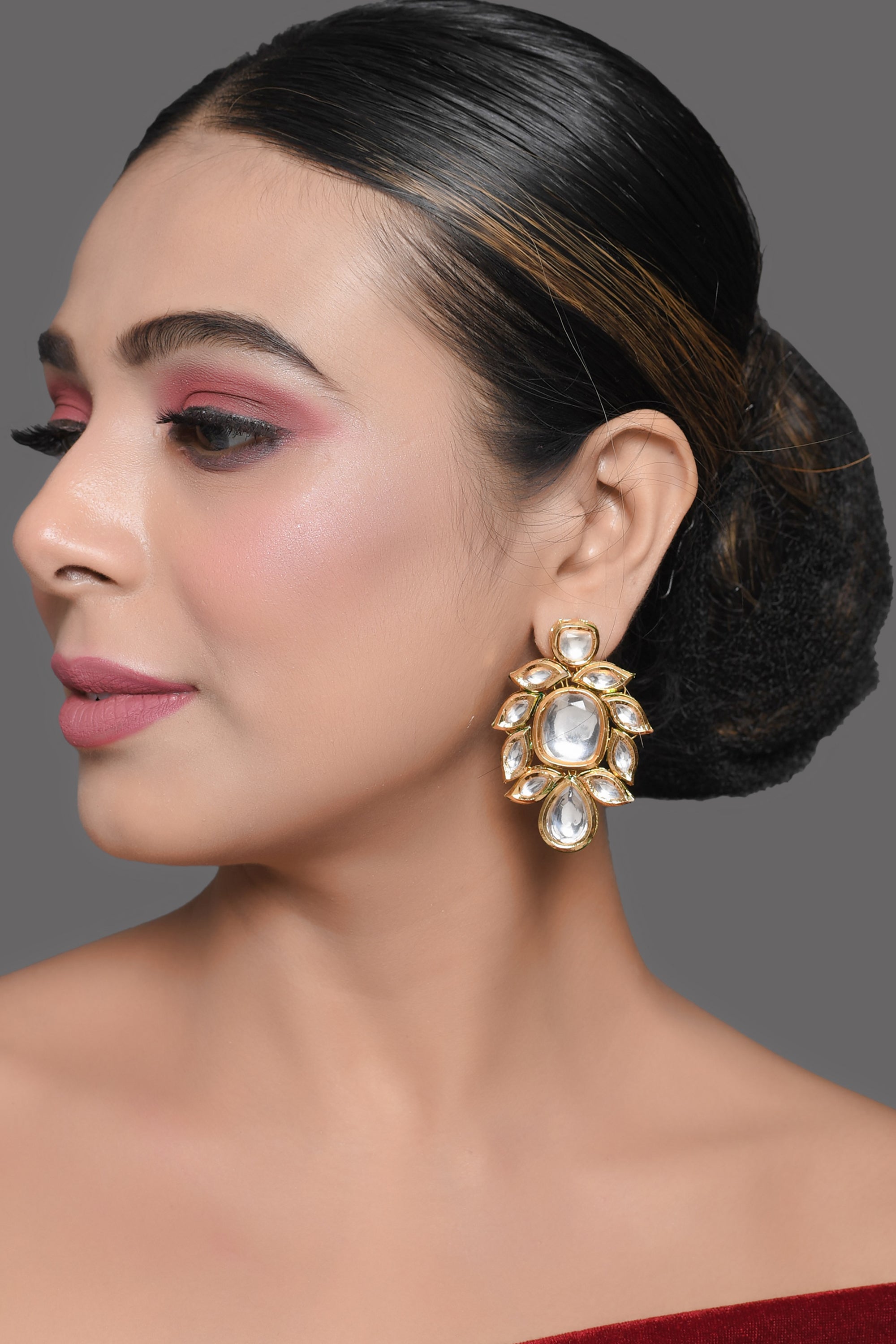 Handcrafted Kundan embellished Kundan earrings
