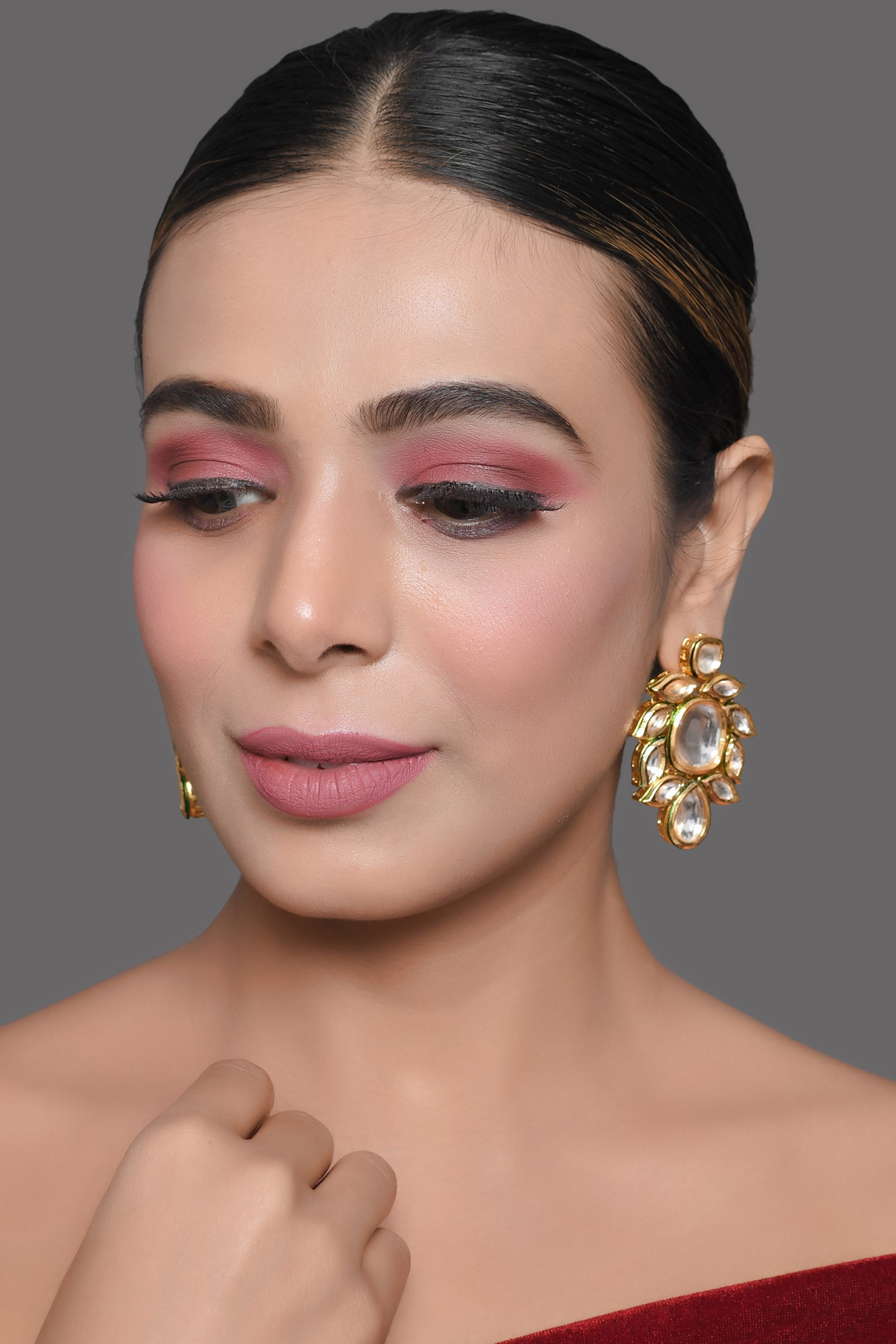 Handcrafted Kundan embellished Kundan earrings