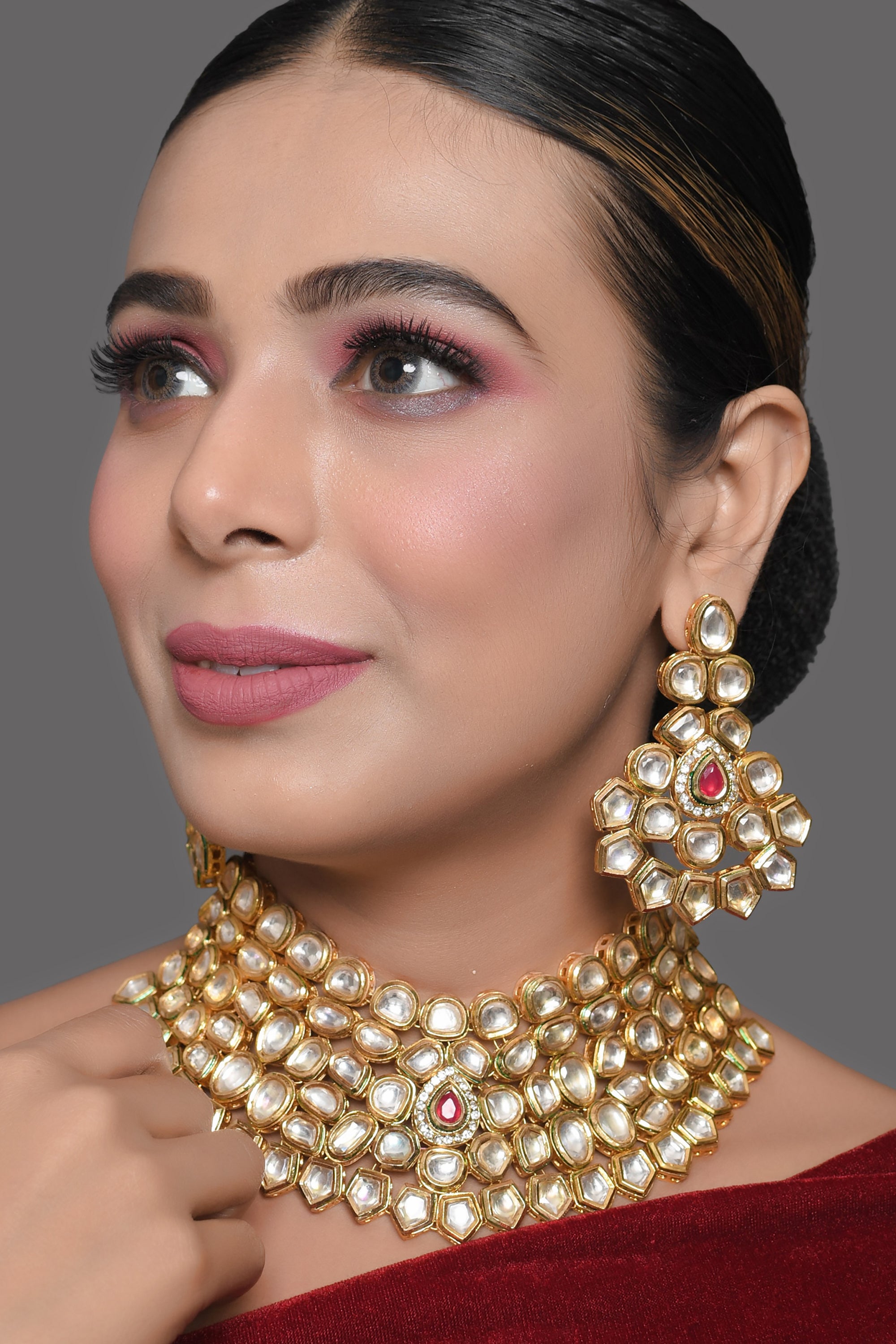 Elegant Kundan gold toned royal kundan necklace with earrings
