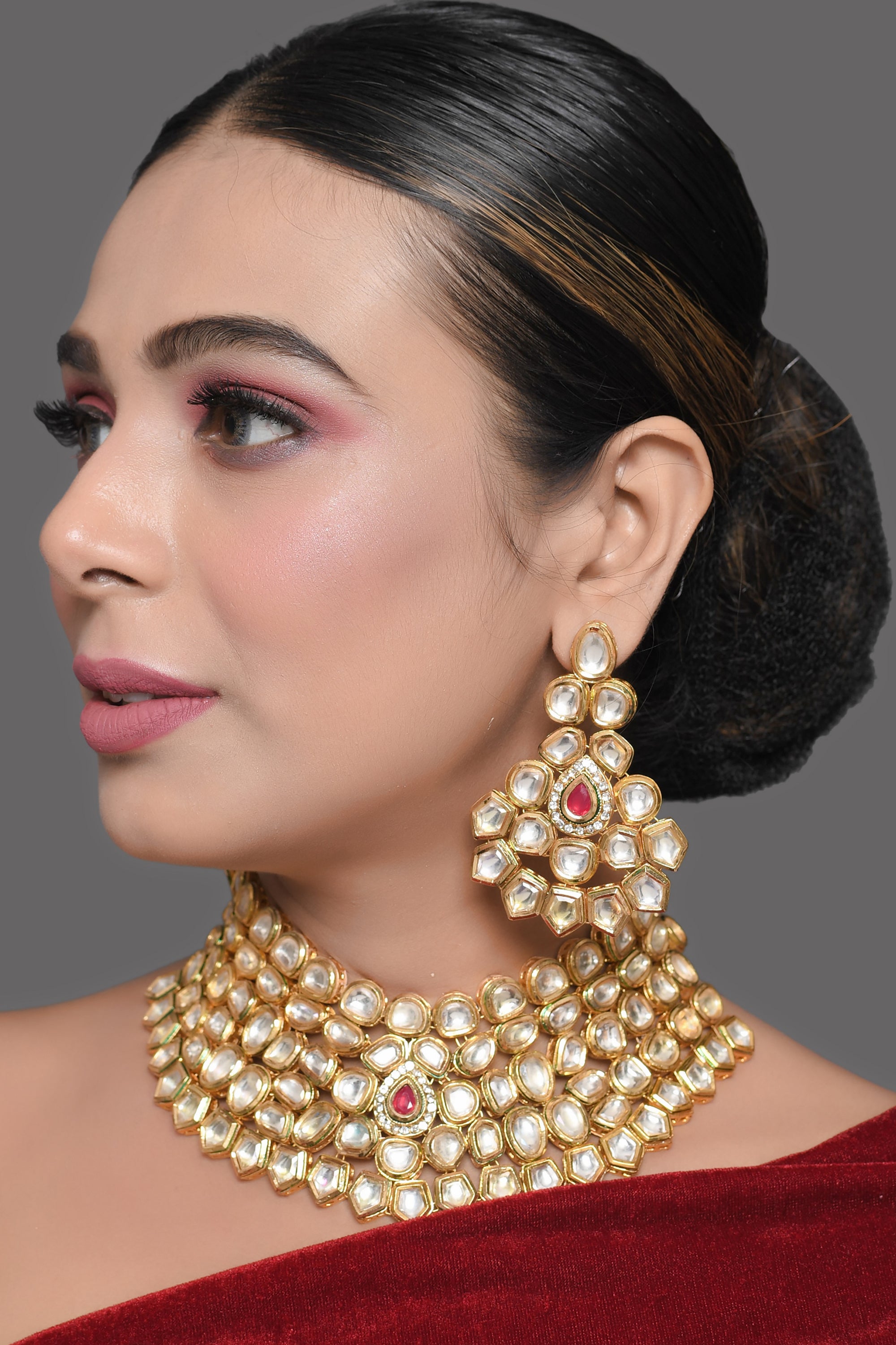 Elegant Kundan gold toned royal kundan necklace with earrings