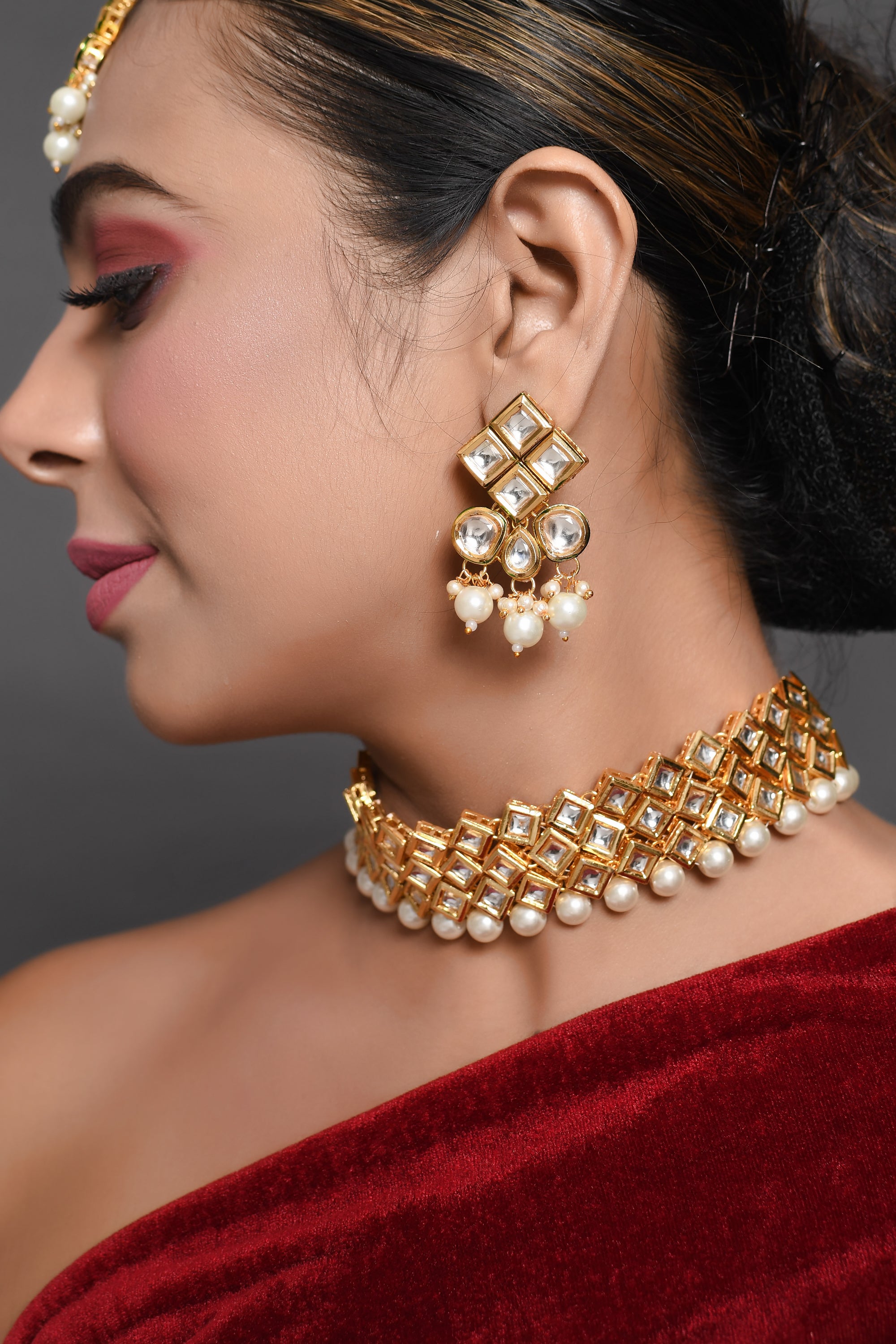Pearl beaded kundan studded Choker necklace with matching earrings & Maang Tikka