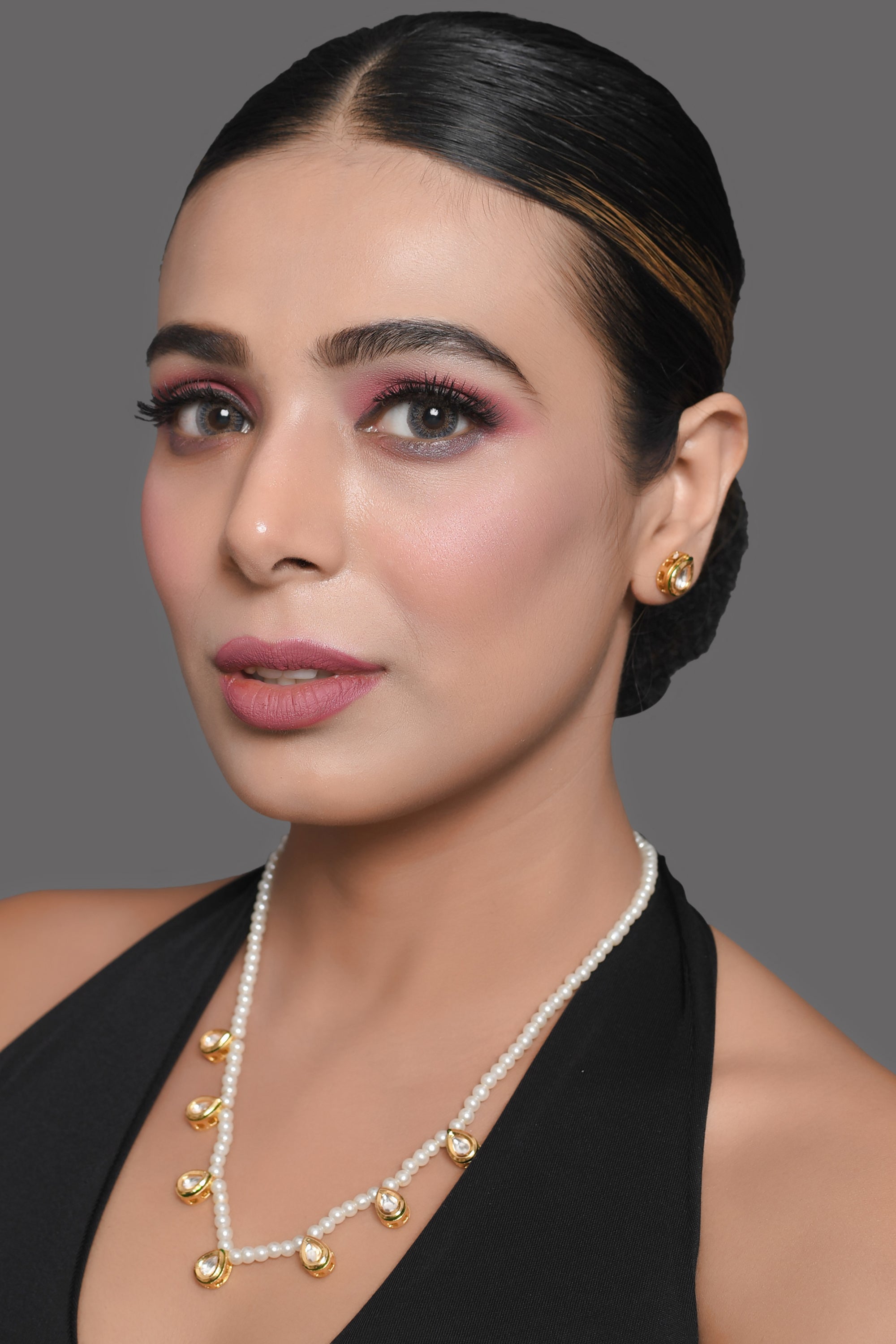 Pearl beaded kundan embellished necklace with earrings