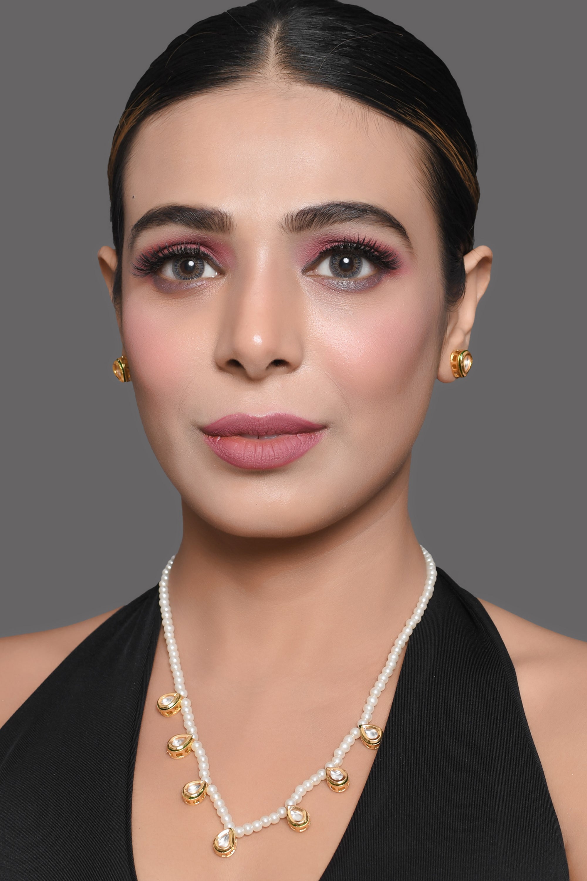 Pearl beaded kundan embellished necklace with earrings