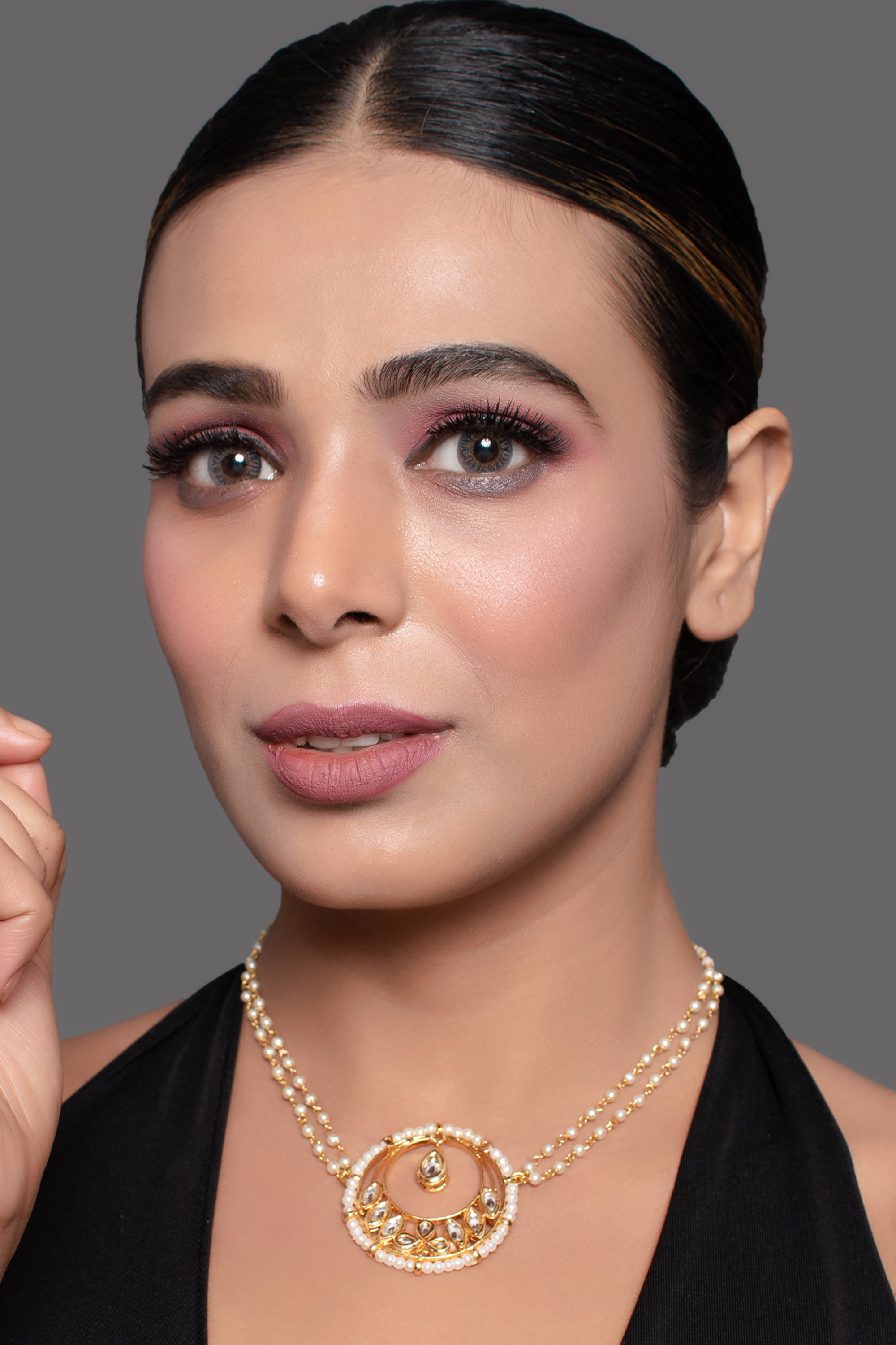 Gold toned Choker necklace