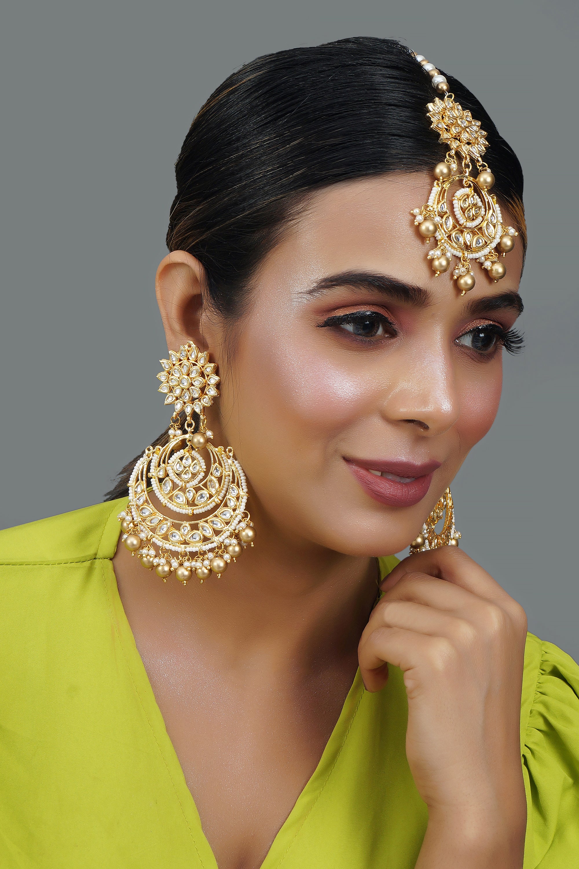 Kundan inspired Chandbali & Maang Tikka set