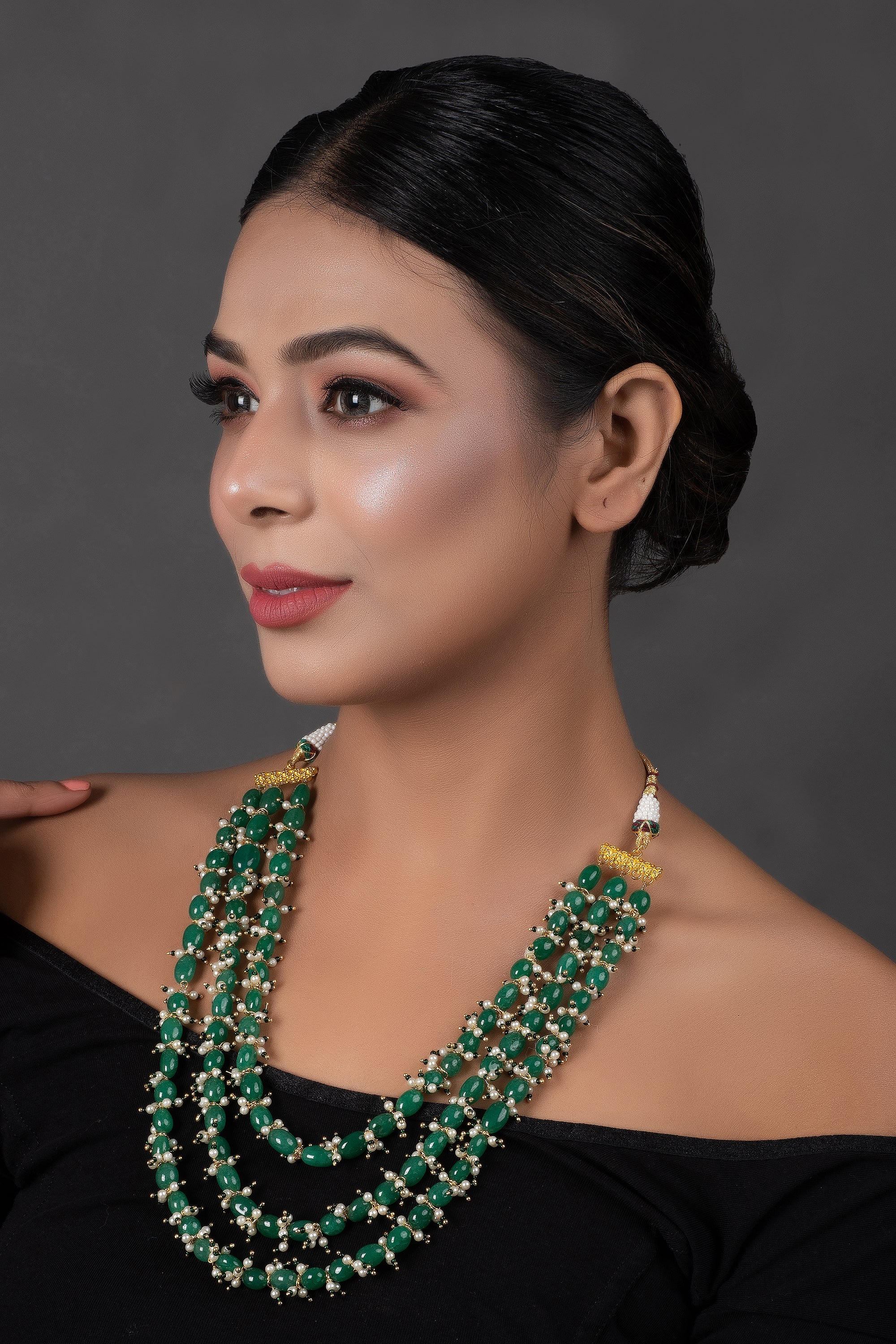 Emerald Beaded Necklace With Pearls
