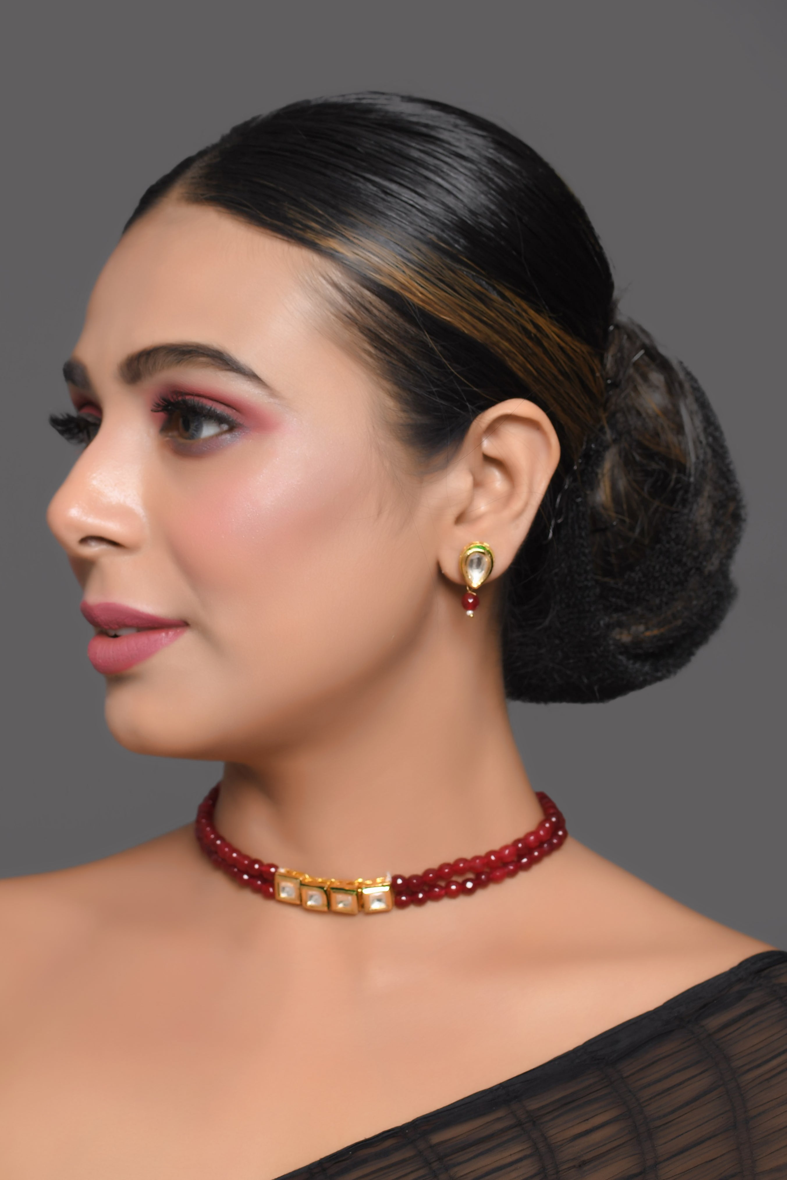Mahroon beaded Gold toned kundan inspired choker with earrings